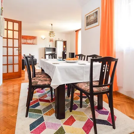Ferienhaus In Dobrinj 4 *