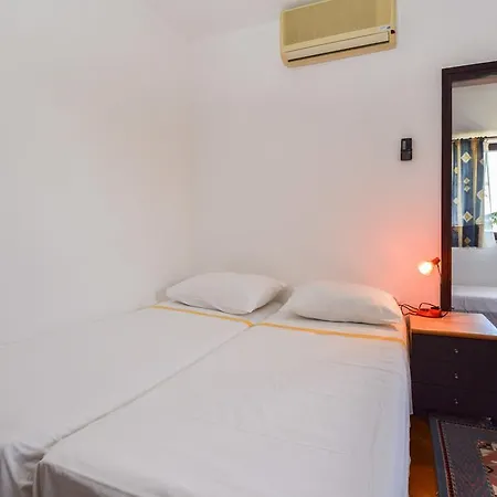 Ferienhaus In Dobrinj 4 *